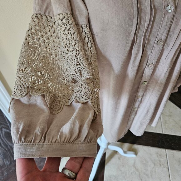 Fig and Flower Taupe Boho 3/4 Sleeve Button down Shirt Top Size M - Picture 3 of 5